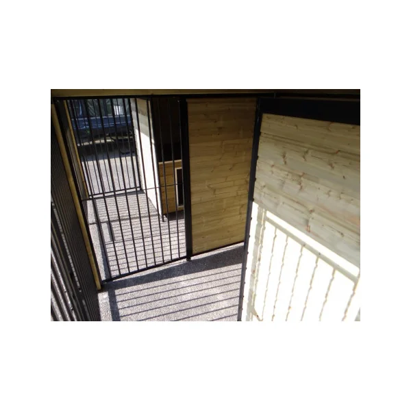 Chenil 4 boxs + 4 niches toiture complète