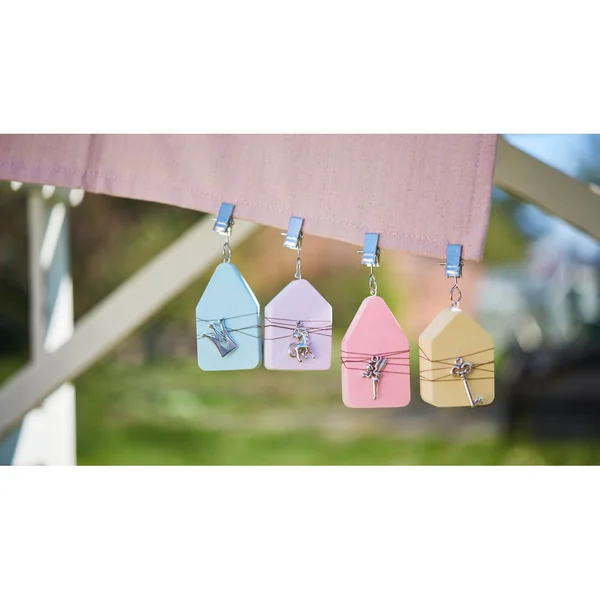 Clips en métal à oeillet