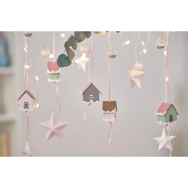 Suspensions VBS « Maisonnette », 24 pc., en contreplaqué, 6,5 x 4,2 x 6 cm